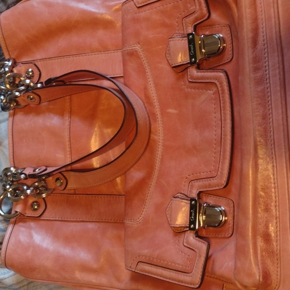 $$⬇️Coach Poppy pushlock North/South tote bag